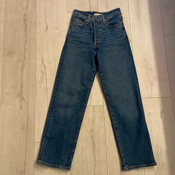 Levi’s Ribcage Straight - Picture 1 of 5